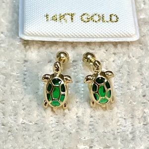 Solid Yellow Gold 14 Karat Ocean Turtle Emerald Cz Stud 5x10mm Earring
